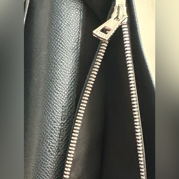 NWOT BALLY Mialiro Black Leather Embossed Wallet - Picture 12 of 13